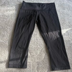 Black Lululemon Crop Leggings – Excellent Condition